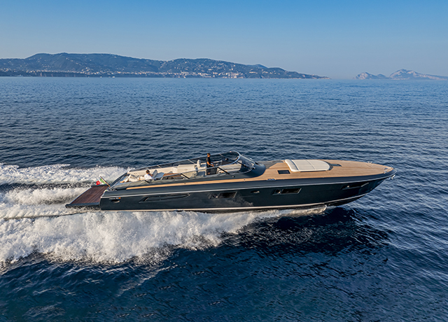 ferretti yacht usati