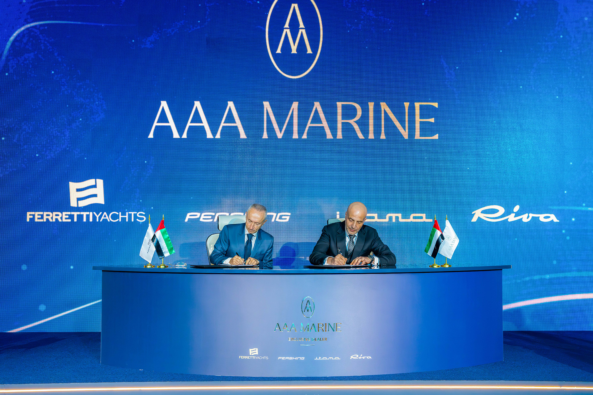 Ferretti Group annuncia l’accordo strategico con AAA Marine per gli Emirati Arabi Uniti e l’Oman.